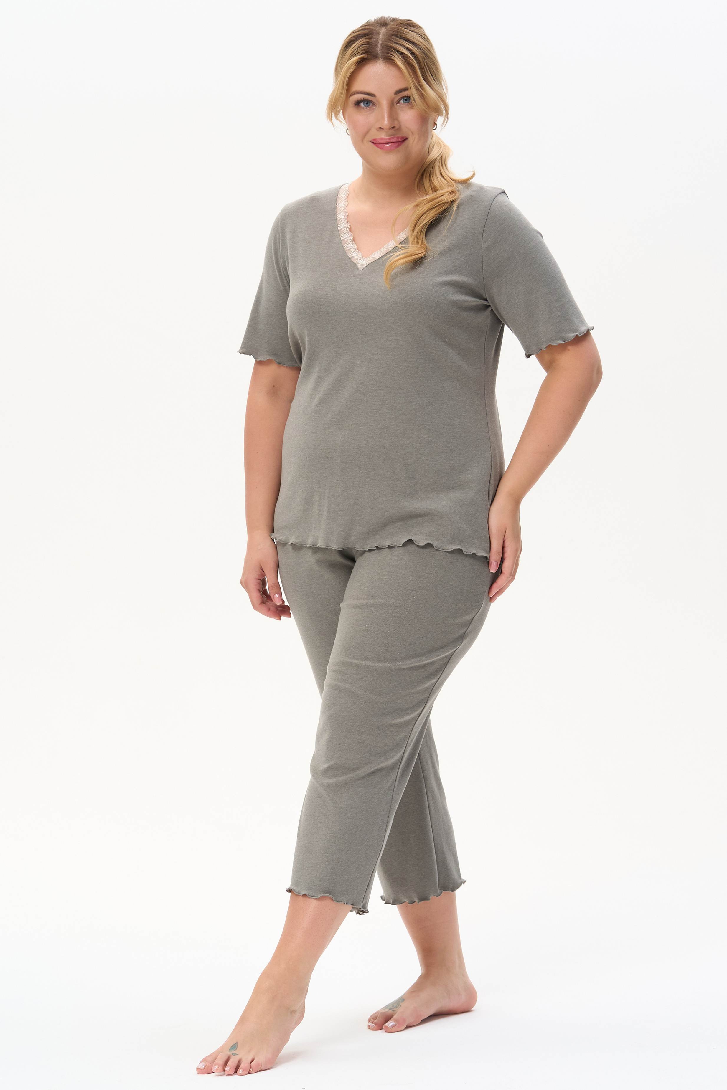 Пижама с бриджами P1610-O72.5F09